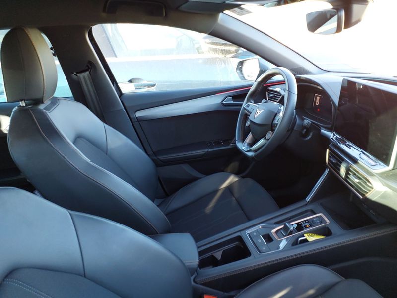 Cupra Leon 1.5 e-HYBRID — zdjęcie 10