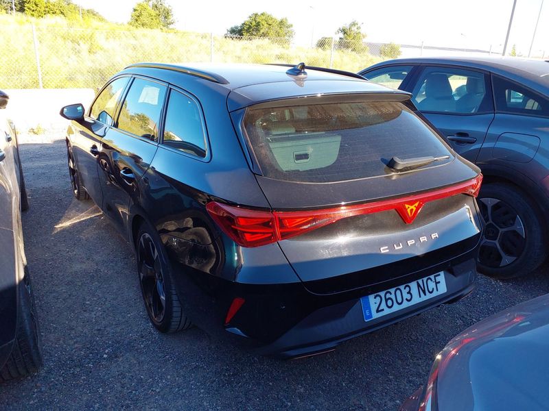 Cupra Leon 1.5 e-HYBRID — zdjęcie 4
