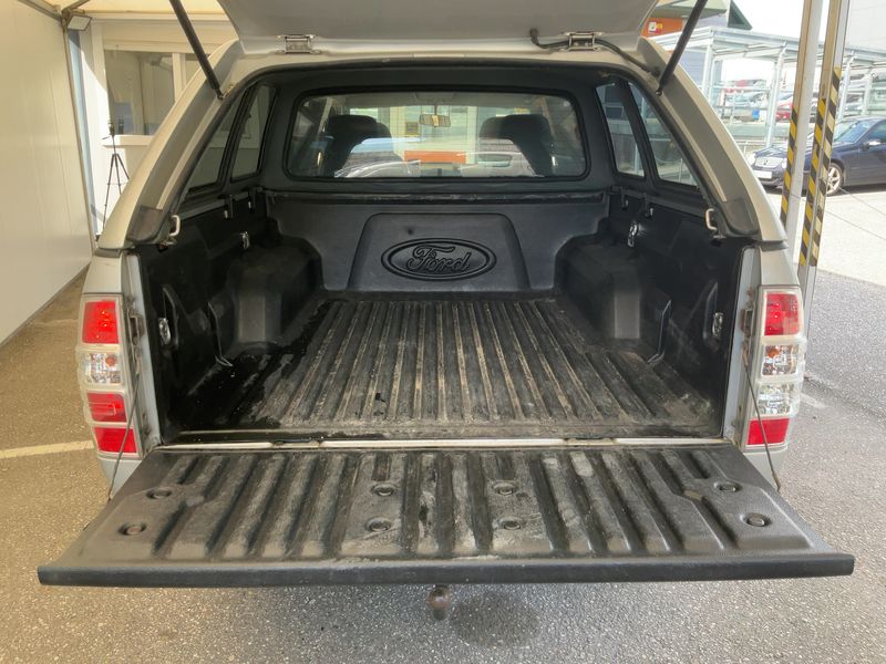 Ford Ranger 2.5 TDCi Doppelkabine 4x4 XLT — zdjęcie 10