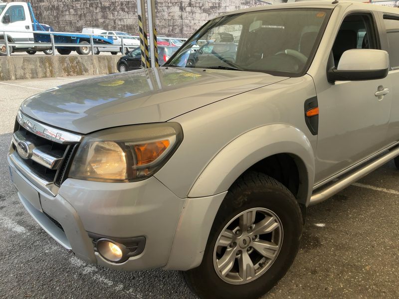 Ford Ranger 2.5 TDCi Doppelkabine 4x4 XLT — zdjęcie 2