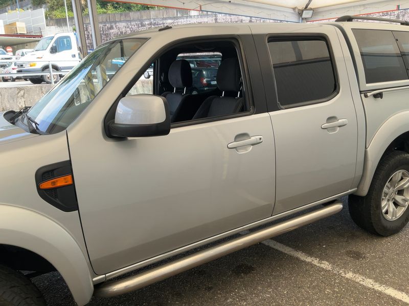Ford Ranger 2.5 TDCi Doppelkabine 4x4 XLT — zdjęcie 4