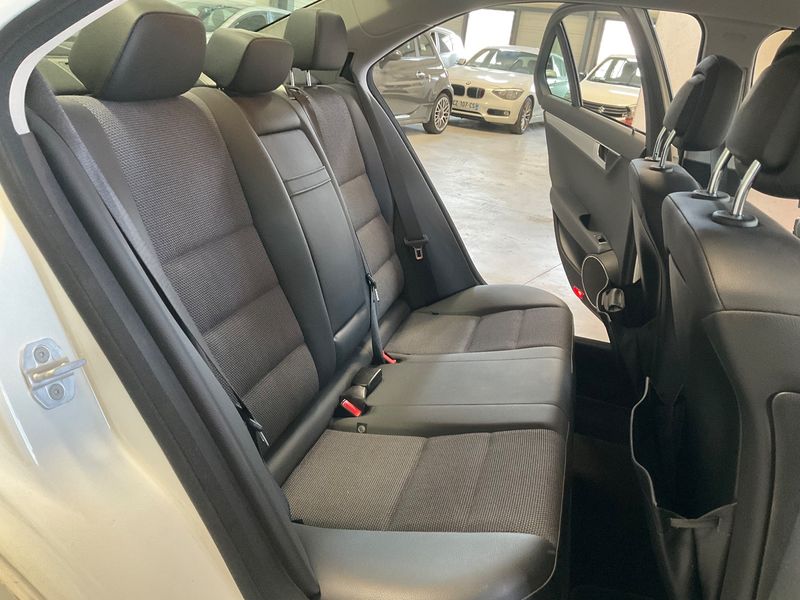 Mercedes-Benz C-Klasse C 200 CDI BlueEfficiency Avantgarde 2013 – снимка 19