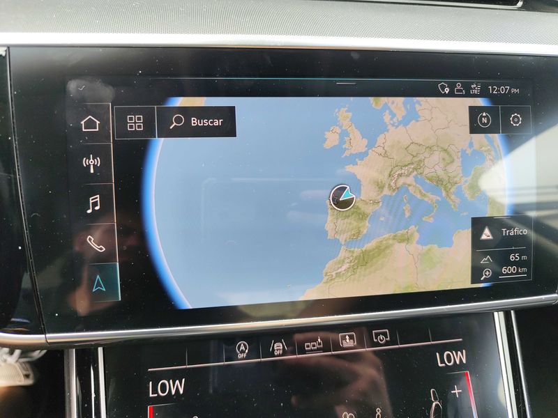 Audi A8 3.0 TFSI Mild-Hybrid 55 quattro — zdjęcie 13