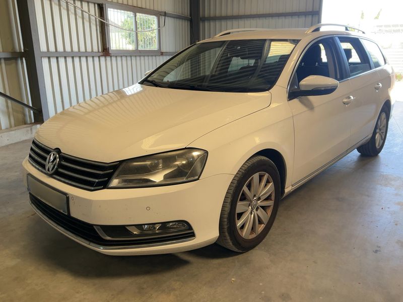 Volkswagen Passat 1.6 TDI Comfortline BlueMotion Tech 2014 – снимка 1
