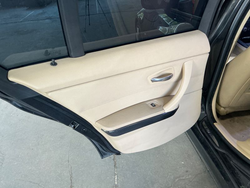 BMW 3er 325i 2009 – снимка 40