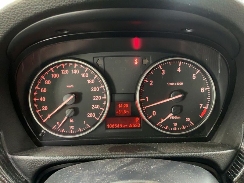 BMW 3er 325i 2009 – снимка 18