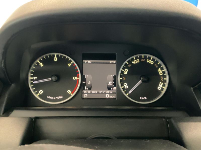 Land Rover Range Rover Sport 3.0 TD V6 SDV6 HSE — zdjęcie 13