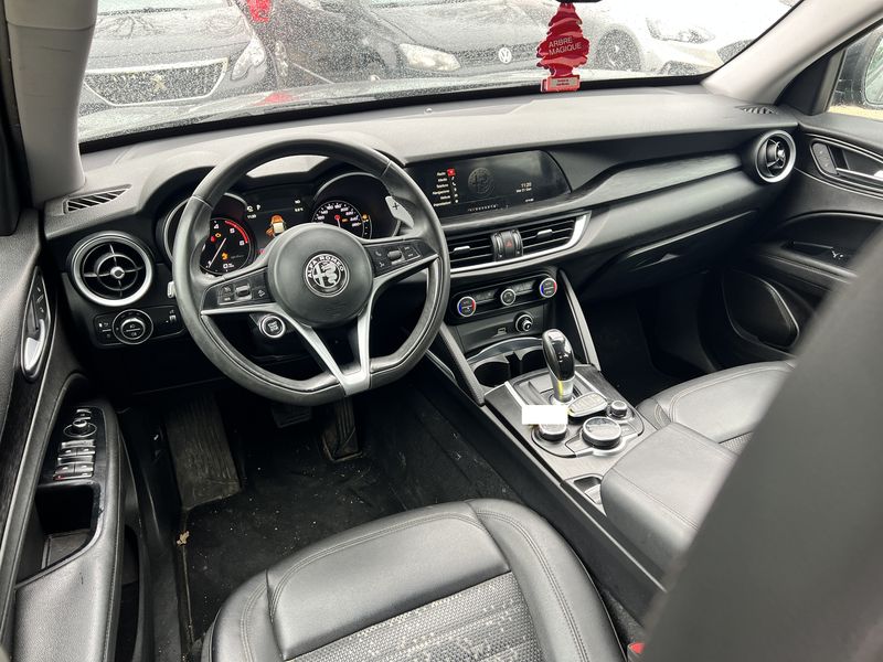 Alfa Romeo Stelvio 2.2 JTDM Executive 2WD — zdjęcie 11