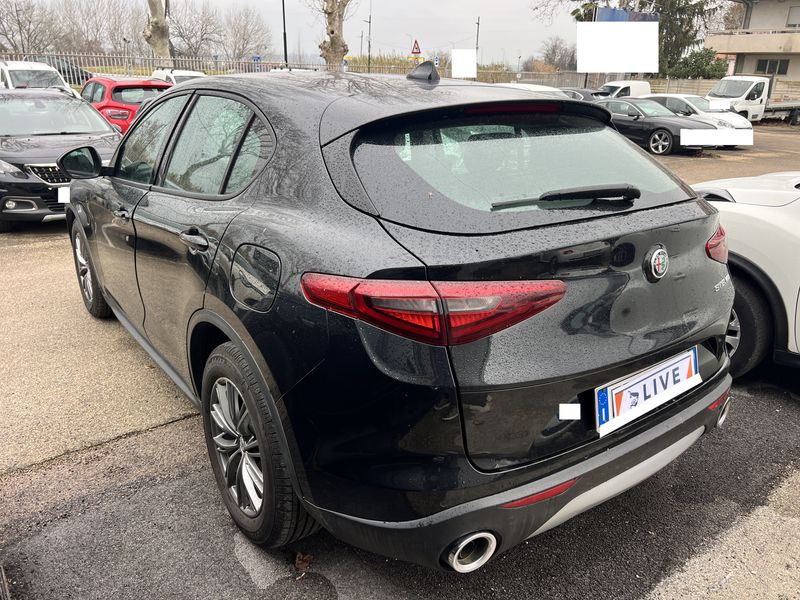 Alfa Romeo Stelvio 2.2 JTDM Executive 2WD — zdjęcie 3
