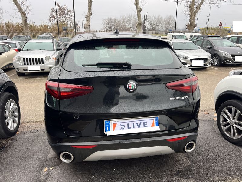 Alfa Romeo Stelvio 2.2 JTDM Executive 2WD — zdjęcie 4