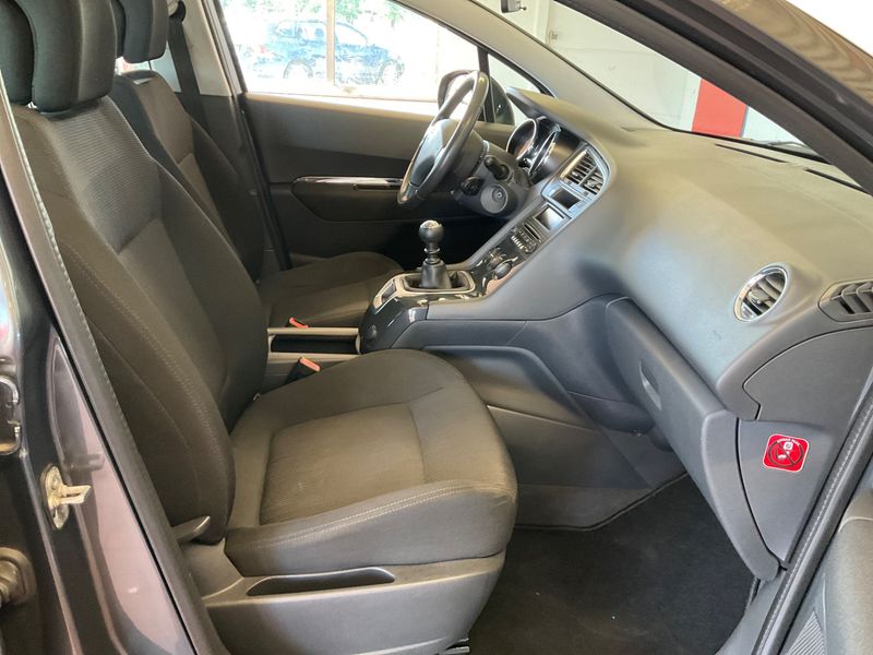 Peugeot 5008 1.6 HDi Tendance — zdjęcie 3