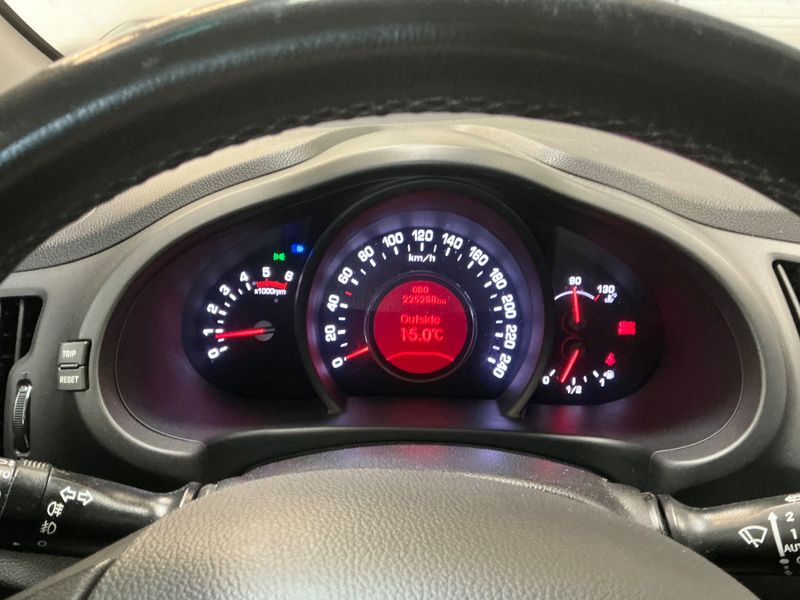 Kia Sportage 2.0 CRDi Premium 4WD — zdjęcie 13
