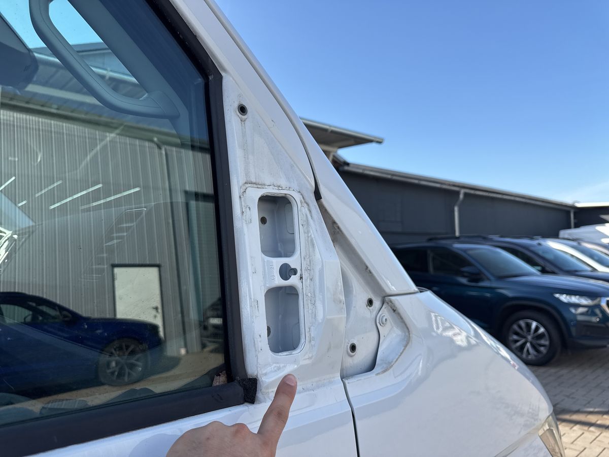 Volkswagen Crafter 2022 — photo 28