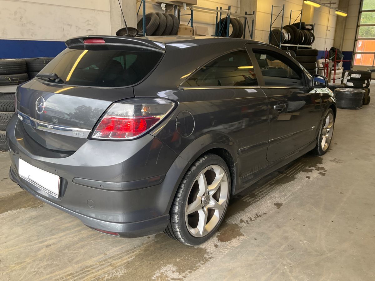 Opel Astra GTC 1.8 Sport