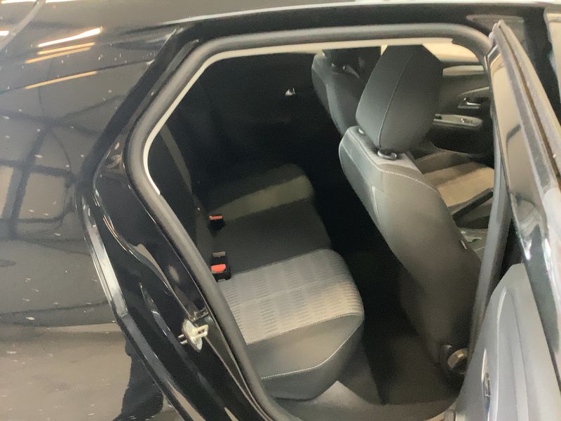 Opel Corsa 1.2 — zdjęcie 14
