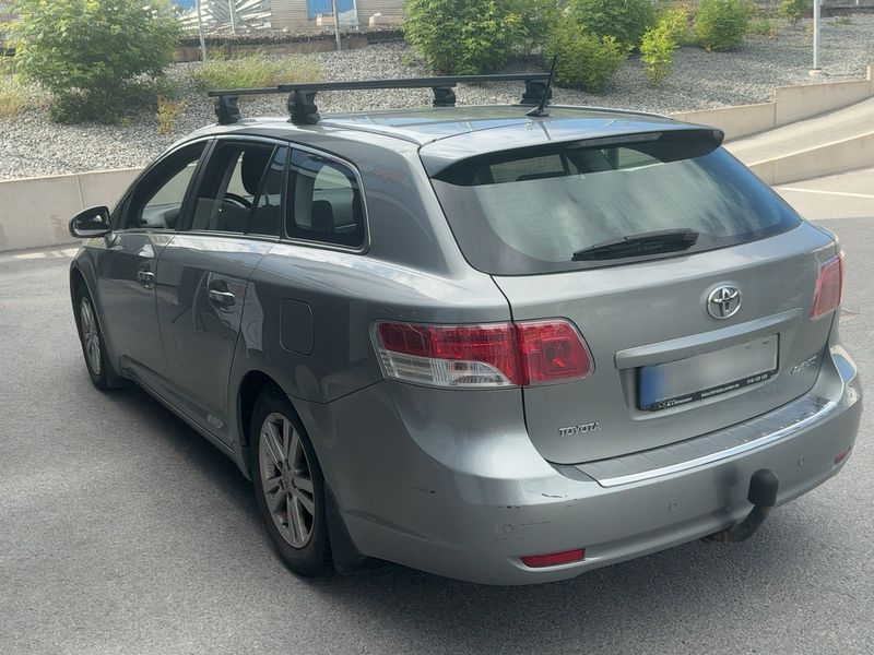 Toyota Avensis 1.8 Comfort 2009 – снимка 6