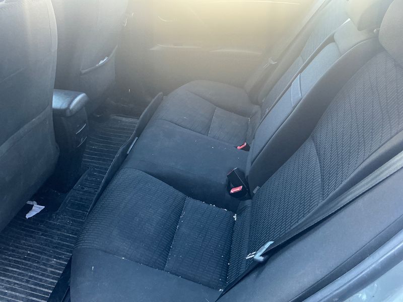 Toyota Avensis 1.8 Comfort 2009 – снимка 26