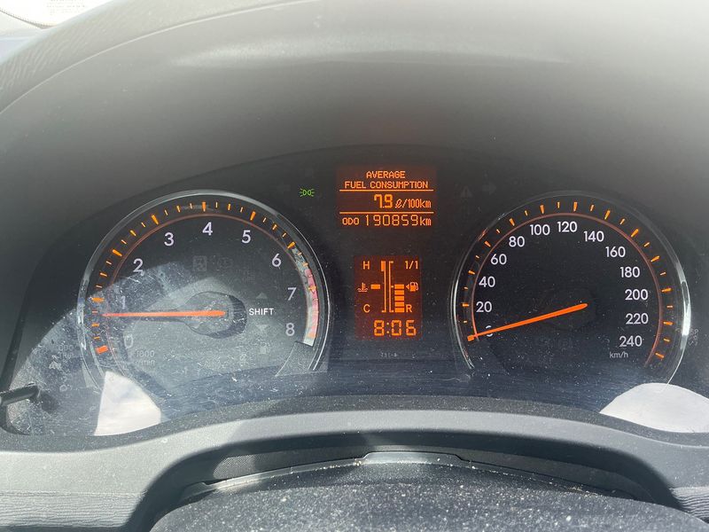 Toyota Avensis 1.8 Comfort 2009 – снимка 19