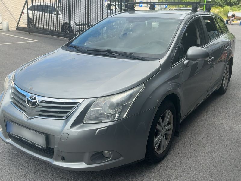 Toyota Avensis 1.8 Comfort 2009 – снимка 1