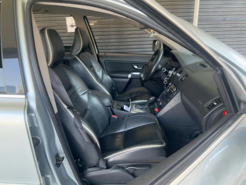 Volvo XC90 2.4 D5 Sport — zdjęcie 11