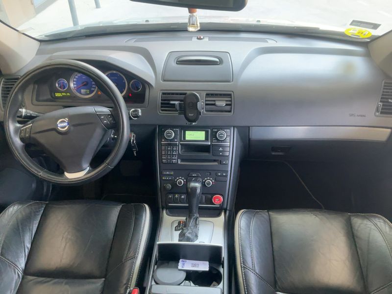 Volvo XC90 2.4 D5 Sport — zdjęcie 12