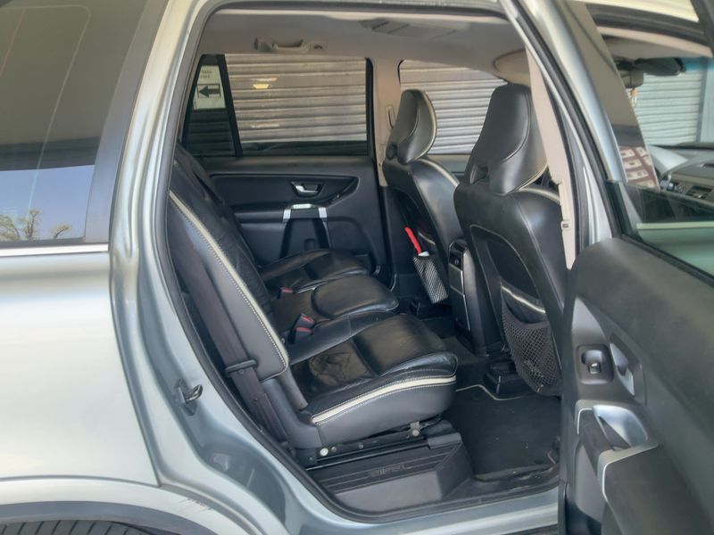 Volvo XC90 2.4 D5 Sport — zdjęcie 14