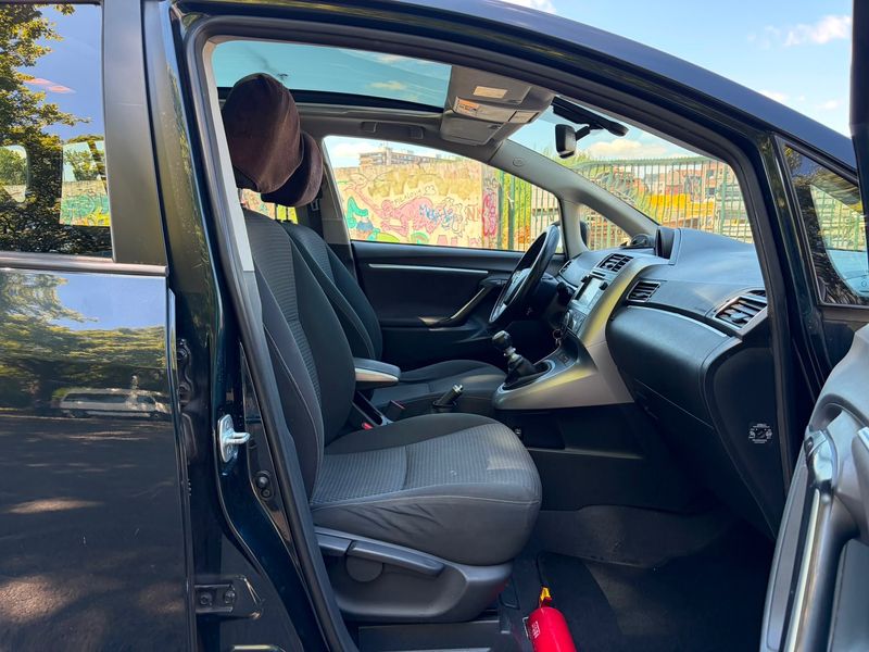 Toyota Verso 1.6 — zdjęcie 10