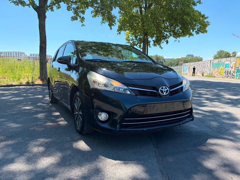 Toyota Verso 1.6 — zdjęcie 6