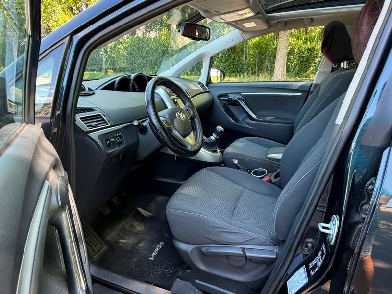 Toyota Verso 1.6 — zdjęcie 23