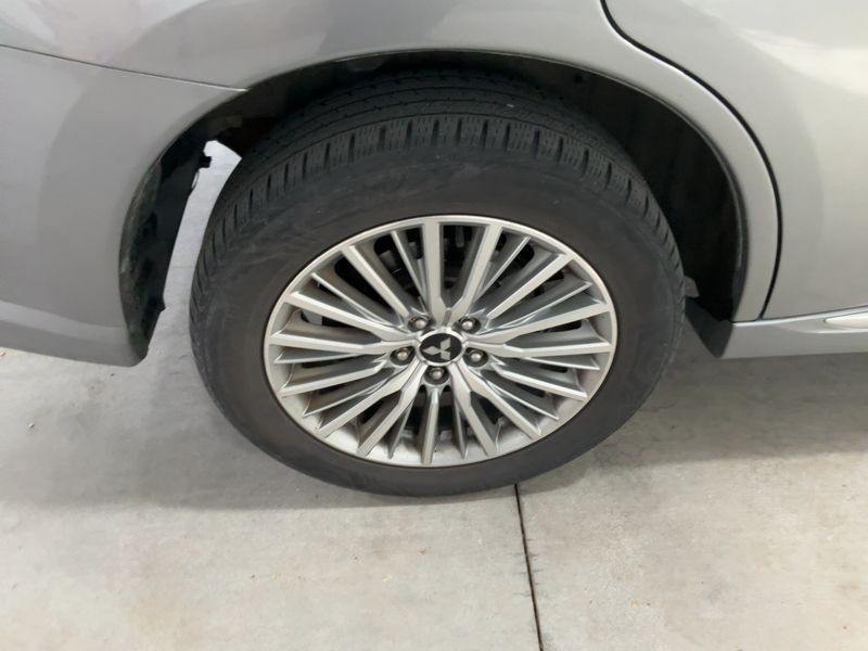 Mitsubishi Outlander 2.4 PHEV 4WD 2019 – снимка 9
