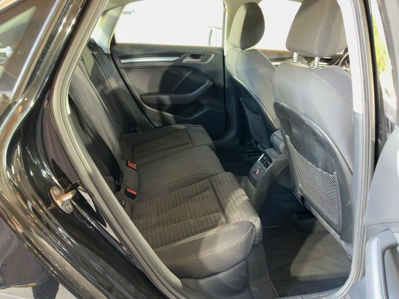 Audi A3 Limousine 2.0 TDI quattro Ambition — zdjęcie 14