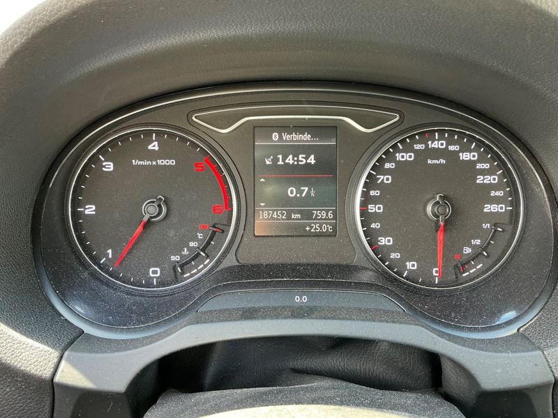 Audi A3 Limousine 2.0 TDI quattro Ambition — zdjęcie 13