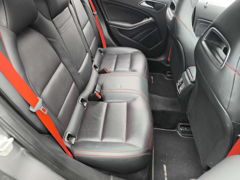 Mercedes-Benz GLA-Klasse GLA 220 d 4Matic AMG Line — zdjęcie 13