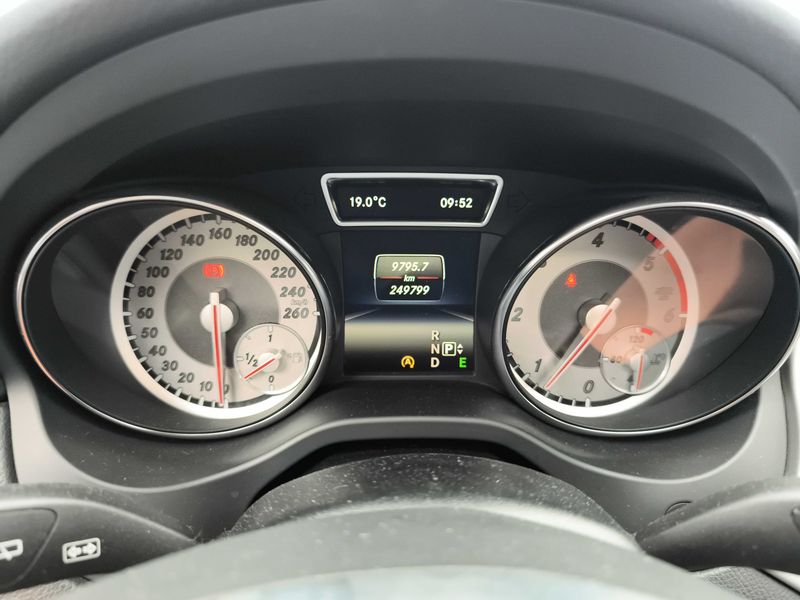Mercedes-Benz GLA-Klasse GLA 220 d 4Matic AMG Line — zdjęcie 12