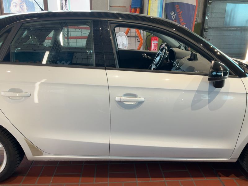 Audi A1 Sportback 1.0 TFSI Design — zdjęcie 7