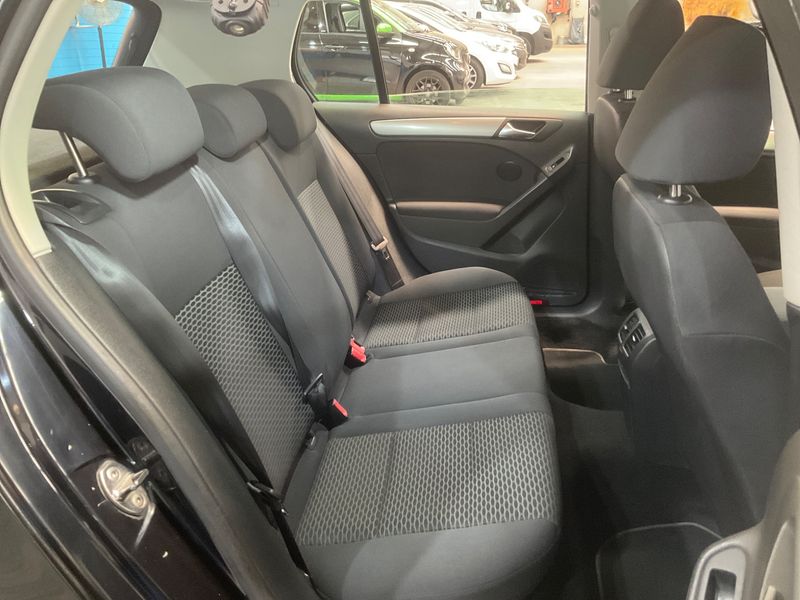 Volkswagen Golf VI 1.6 TDI Advance BlueMotion Tech 2010 – снимка 19