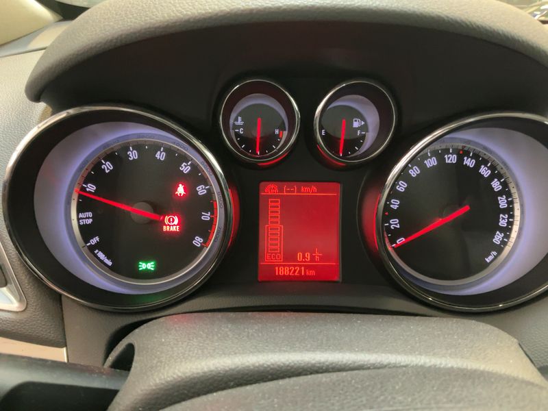 Opel Mokka 1.4 Turbo Innovation ecoFlex 4x4 — zdjęcie 13
