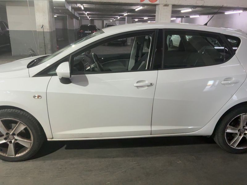Seat Ibiza 1.6 TDI Stylance / Style — zdjęcie 4