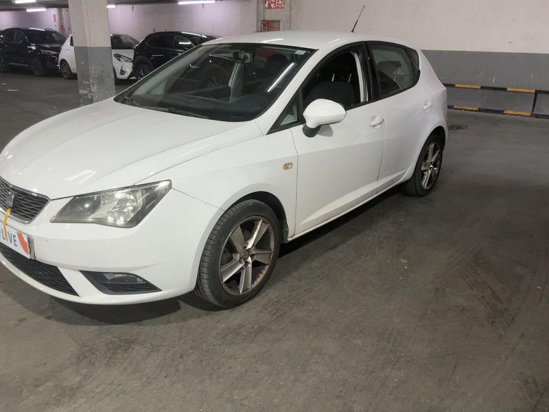 Seat Ibiza 1.6 TDI Stylance / Style — zdjęcie 2