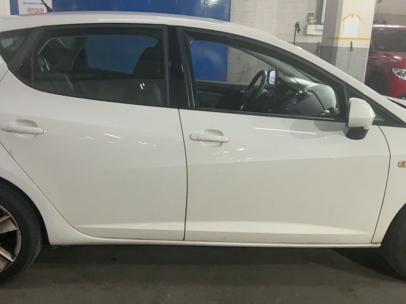 Seat Ibiza 1.6 TDI Stylance / Style — zdjęcie 7