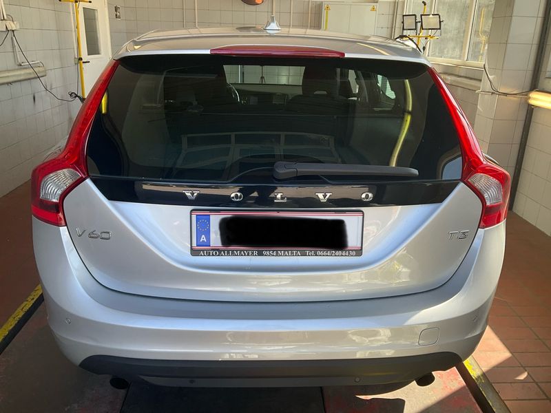 Volvo V60 1.6 T3 Kinetic — zdjęcie 5