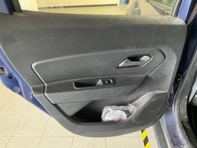 Dacia Duster 1.6 SCe LPG Comfort 2019 – снимка 32