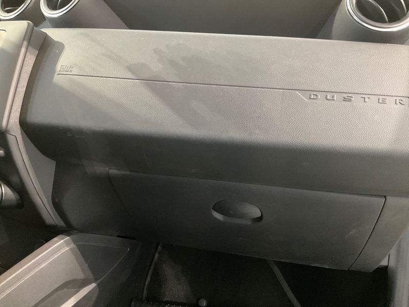 Dacia Duster 1.6 SCe LPG Comfort 2019 – снимка 31