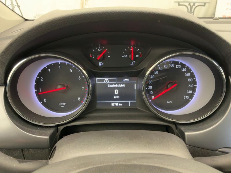 Opel Astra 1.4 Selection — zdjęcie 13
