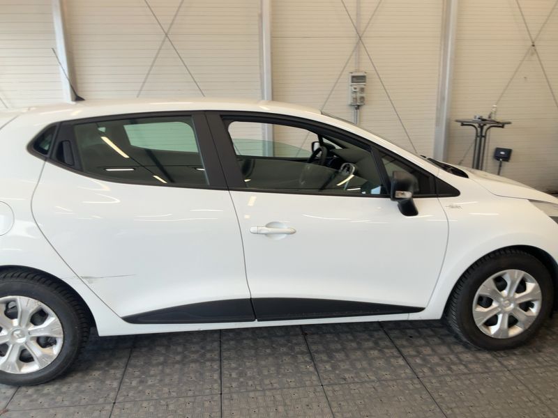 Renault Clio 1.2 Life 2017 – снимка 10