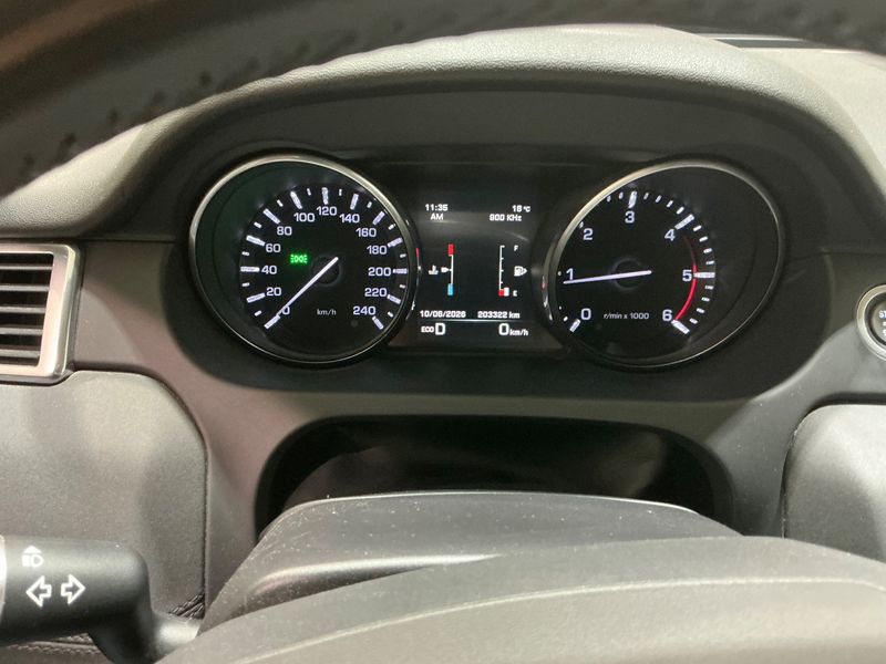 Land Rover Discovery Sport 2.0 Td4 HSE — zdjęcie 13