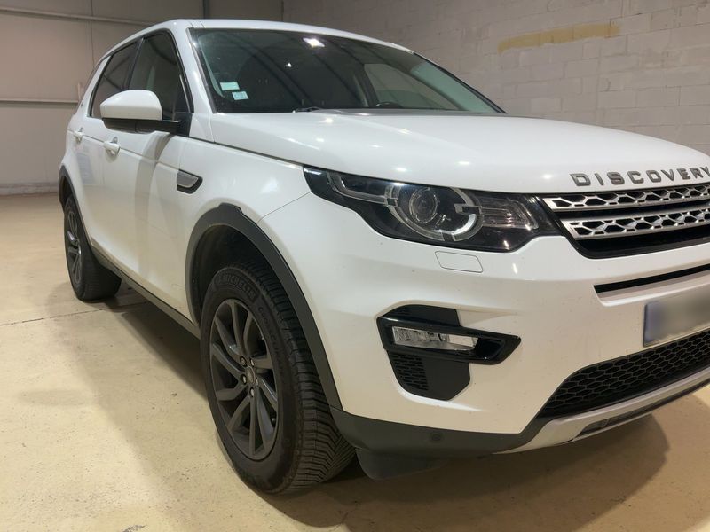 Land Rover Discovery Sport 2.0 Td4 HSE — zdjęcie 8