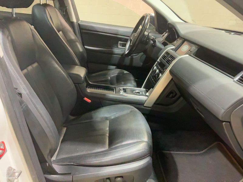 Land Rover Discovery Sport 2.0 Td4 HSE — zdjęcie 11