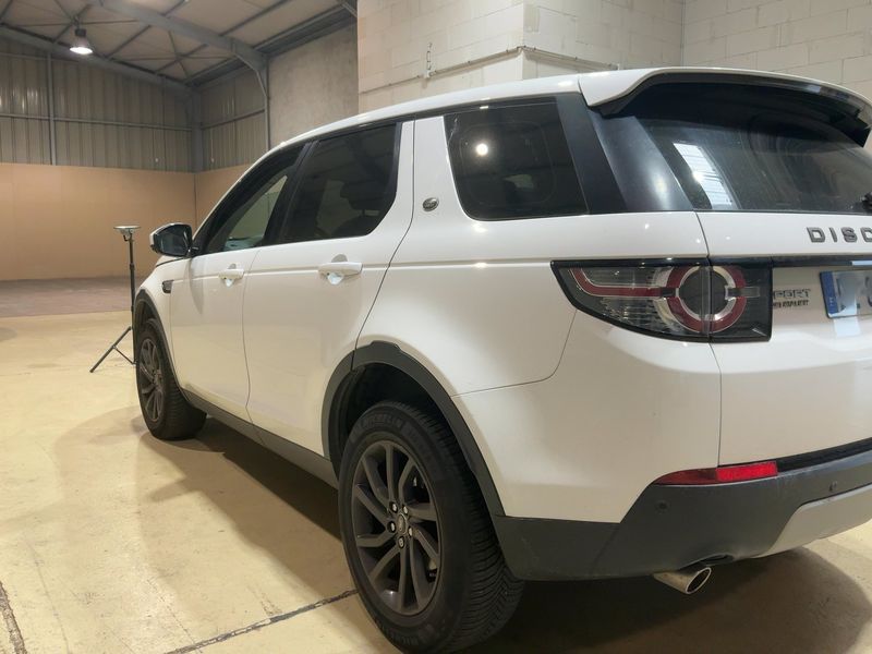 Land Rover Discovery Sport 2.0 Td4 HSE — zdjęcie 3