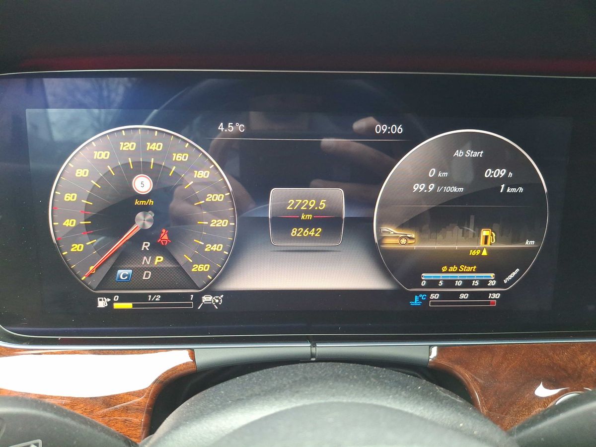 Mercedes-Benz E-Klasse 2019 — photo 13